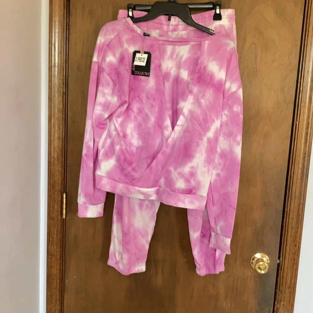 Top with cut out in back & jogger pant tie dye set pink M Juniors - Picture 1 of 17